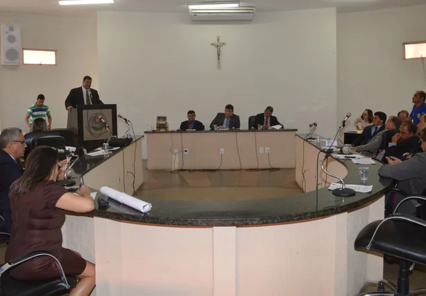 Câmara de Picos retoma atividades