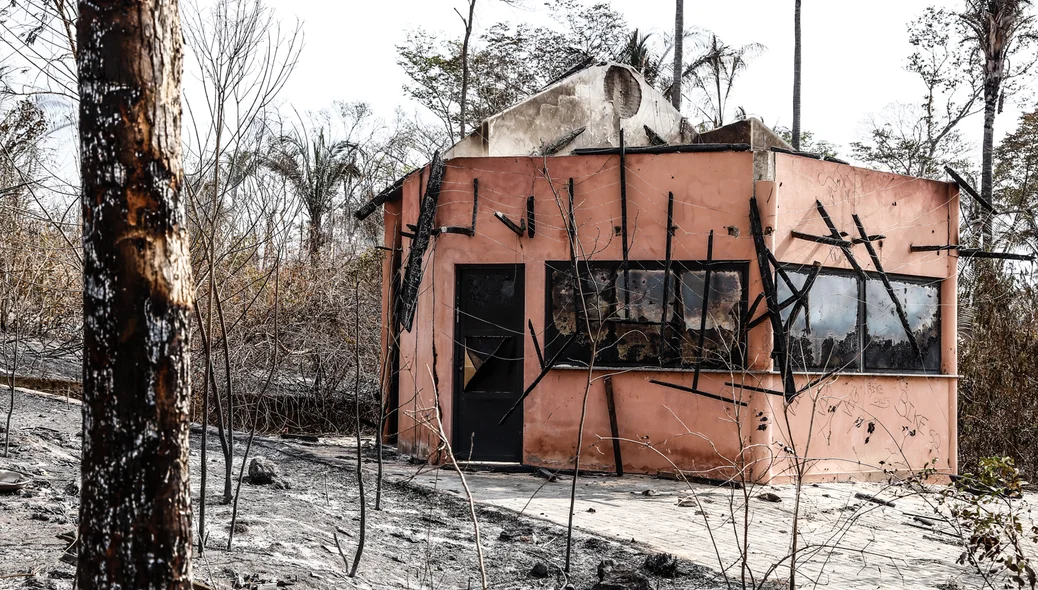 Quiosques também foram queimados no Parque Zoobotânico