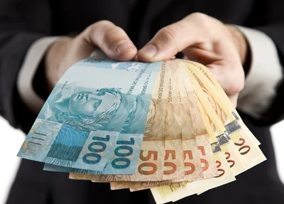 Salário mínimo ideal já passa de R$ 4 mil, diz Dieese