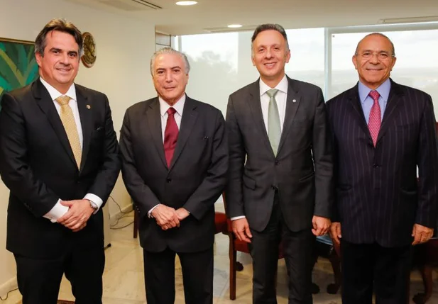 Ciro Nogueira se encontra com Michel Temer