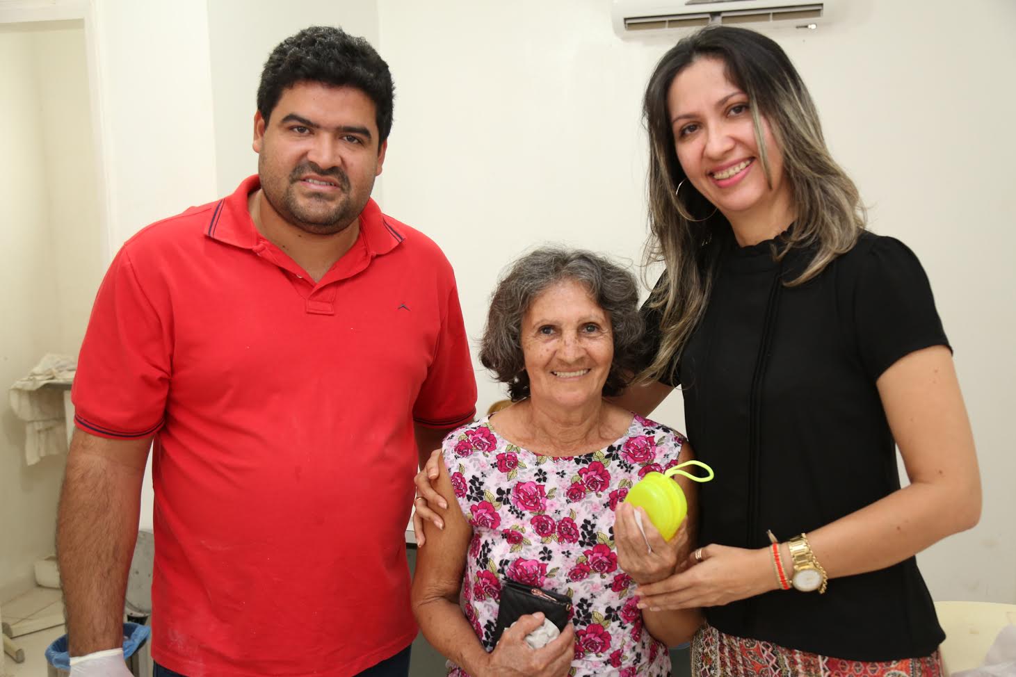 Parceria garante entrega de próteses dentárias em Altos