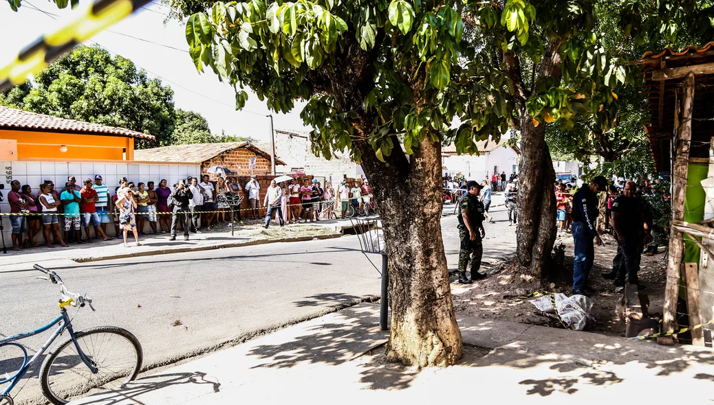 Polícia militar no local do homicídio