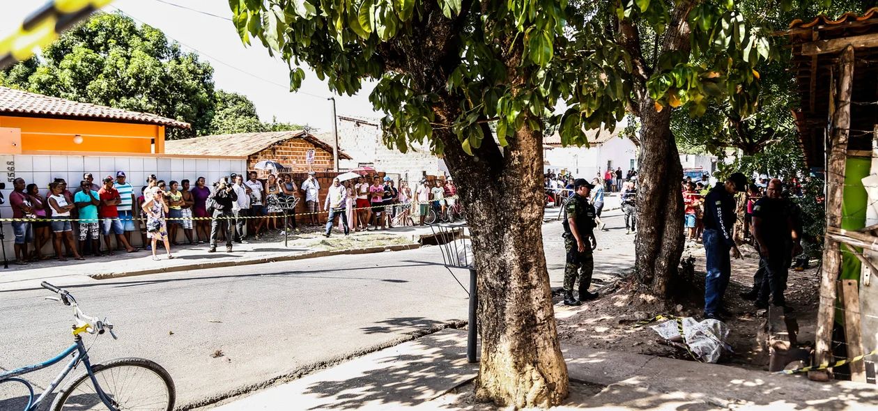 Polícia militar no local do homicídio