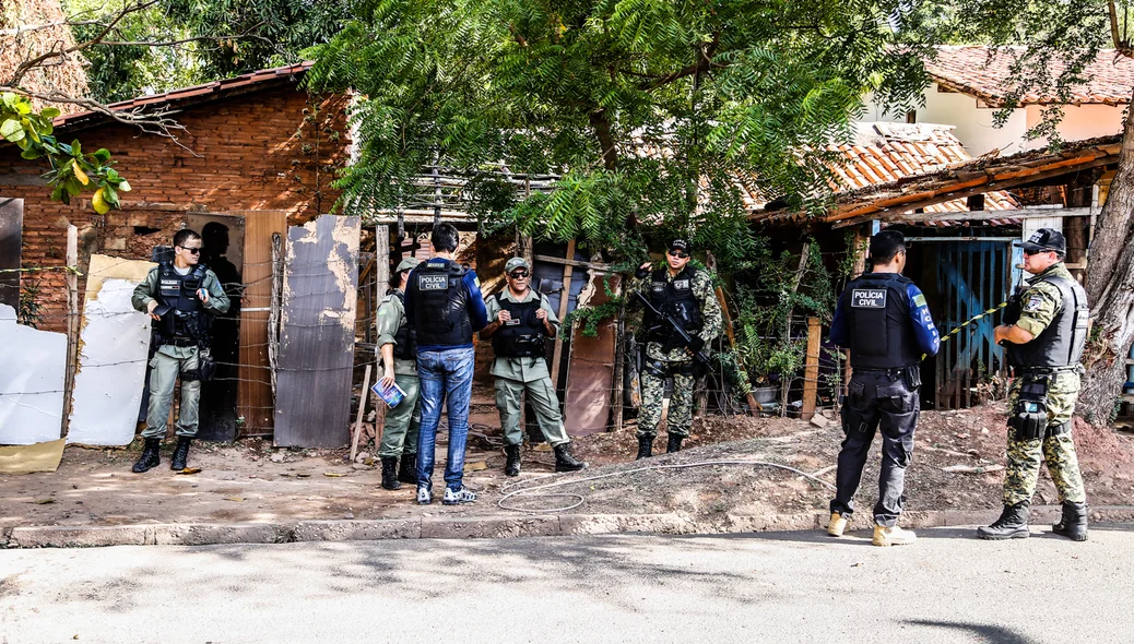 Polícia Militar no local do homicídio