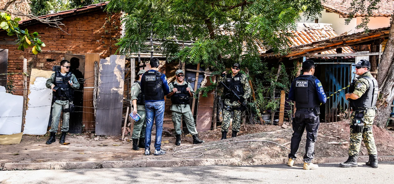 Polícia Militar no local do homicídio
