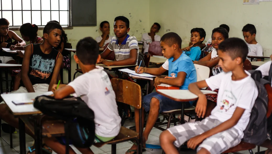 Alunos do centro de apoio a criança e ao adolescente