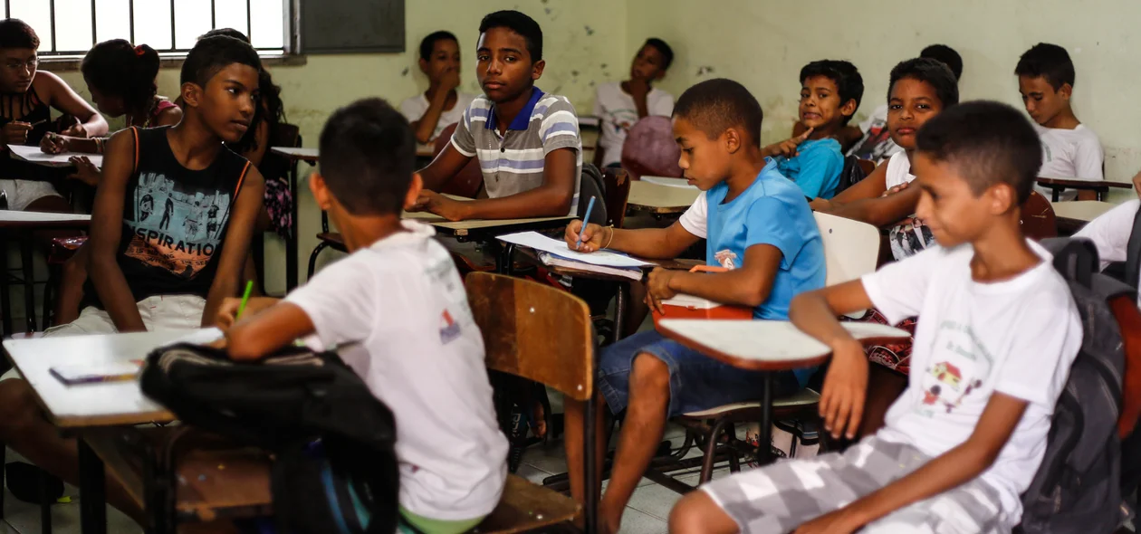 Alunos do centro de apoio a criança e ao adolescente