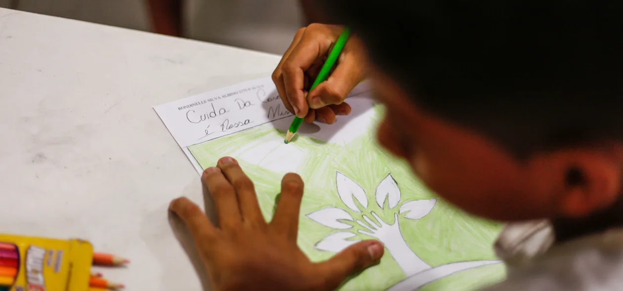 Desenhista do centro de apoio a criança e ao adolescente 