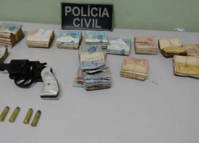 Foi recuperado R$ 28.189,00 e apreendido uma arma de fogo