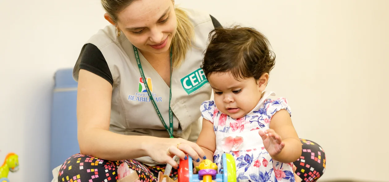 Isabela Vitória de 10 meses faz tratamento no Ceir