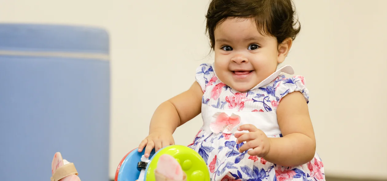 Isabela Vitória tem dez meses e tem hidrocefalia