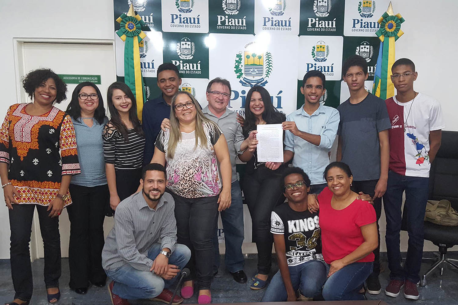 Adolescentes se encontraram com Merlong