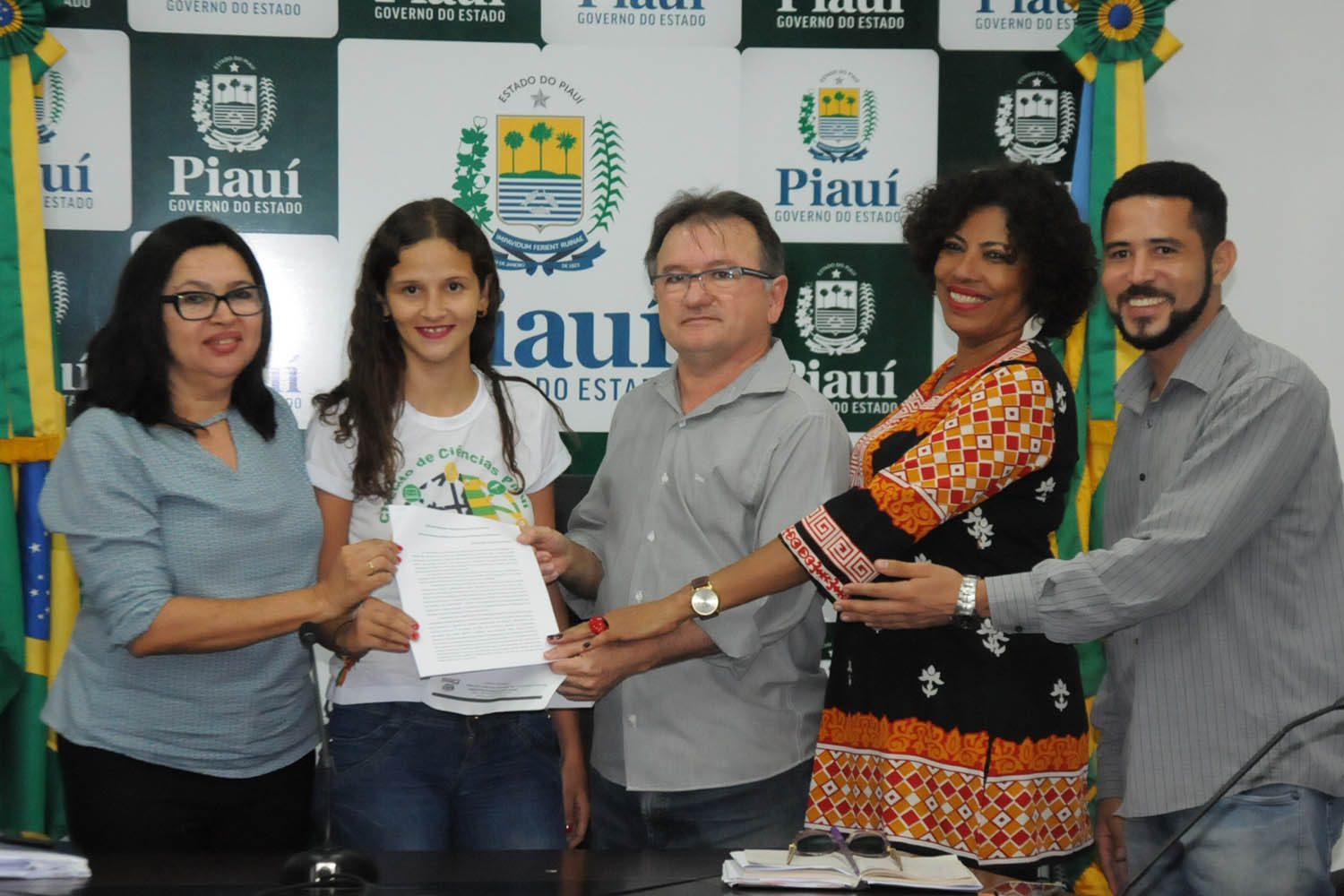 Proposta é entregue para Merlong