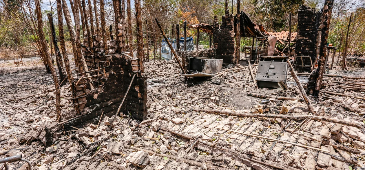 Casa totalmente destruída no povoado Cajazeiras