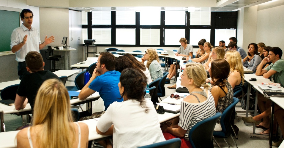 Governo de SP anuncia convocação de 20,9 mil professores para 2017