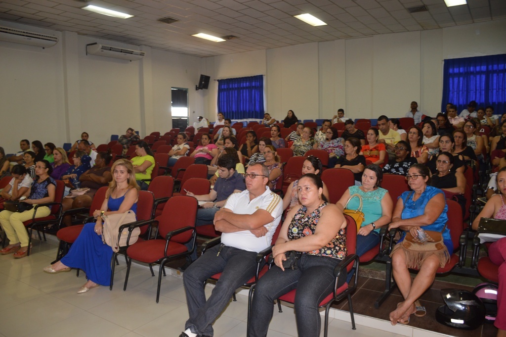 Profissionais da Educação discutem Plano de Carreira da categoria