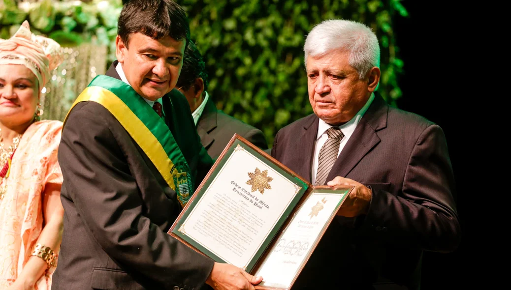Francisco das Chagas recebeu medalhas pós mordem do filho Júnior Araújo