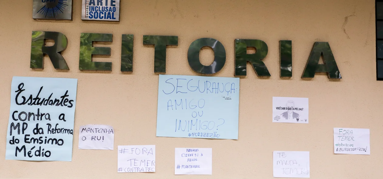 Alunos manifestam sobre à PEC 241