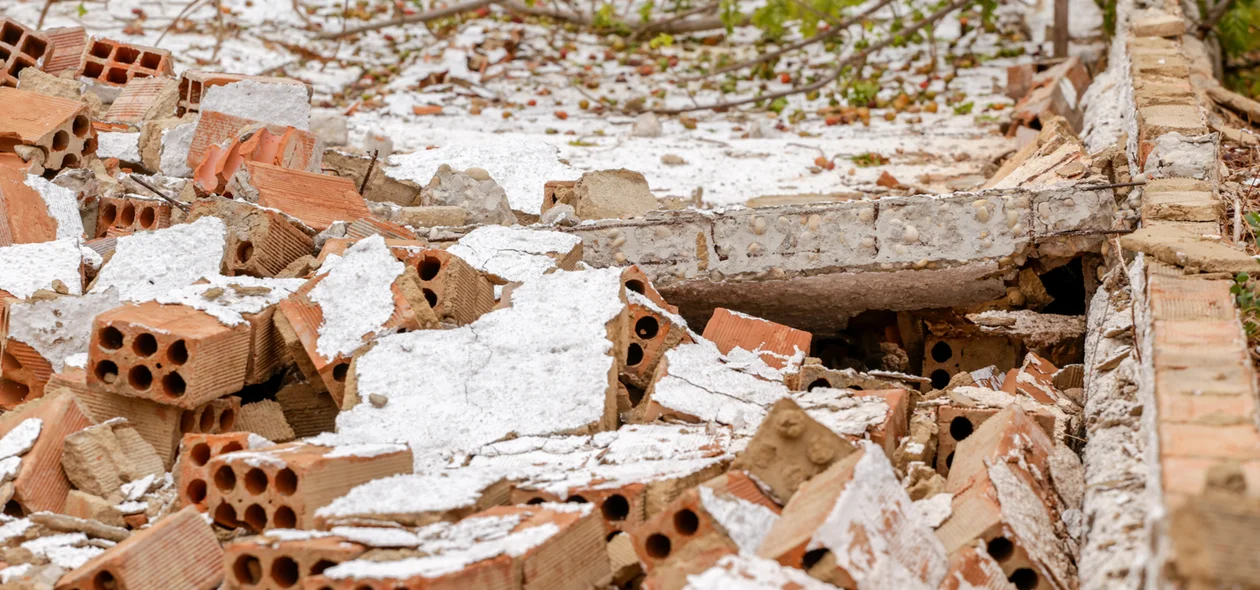 Muro destruído