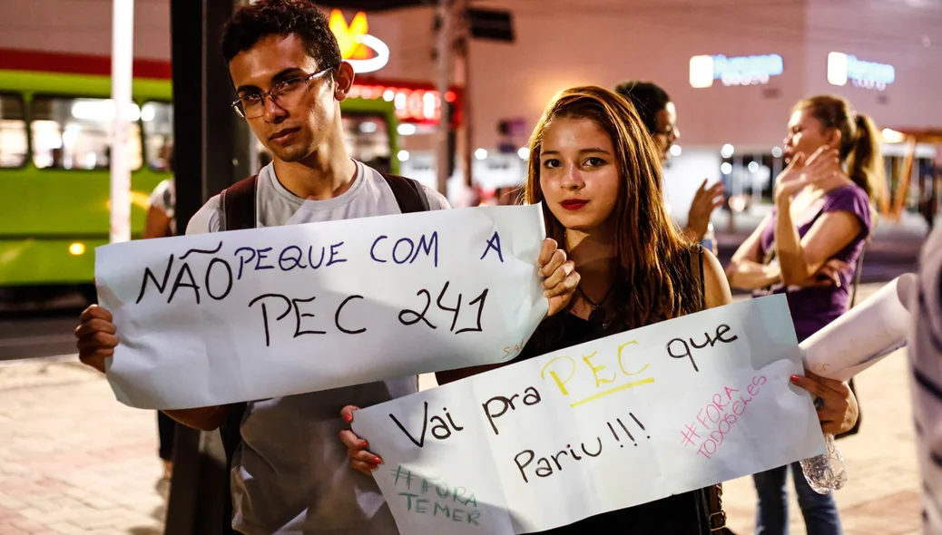 Estudantes contra o PEC 241 