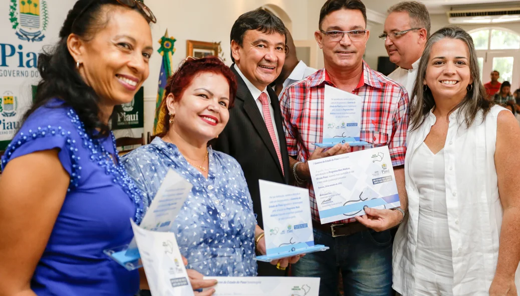 Governador tira foto com Médicos s