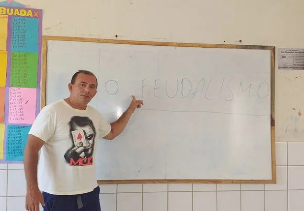 Professor de História Luciano Fernandes