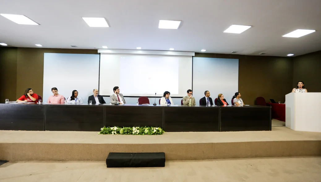 Autoridades participaram da solenidade