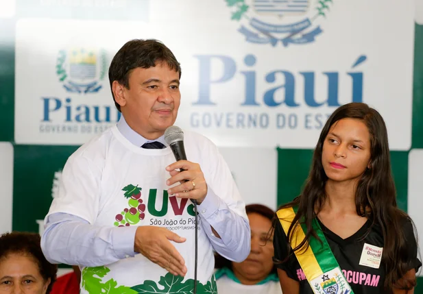 Governador Wellington e Andreia Sousa no Lançamento do Festival da Uva no Palácio de Karnak.