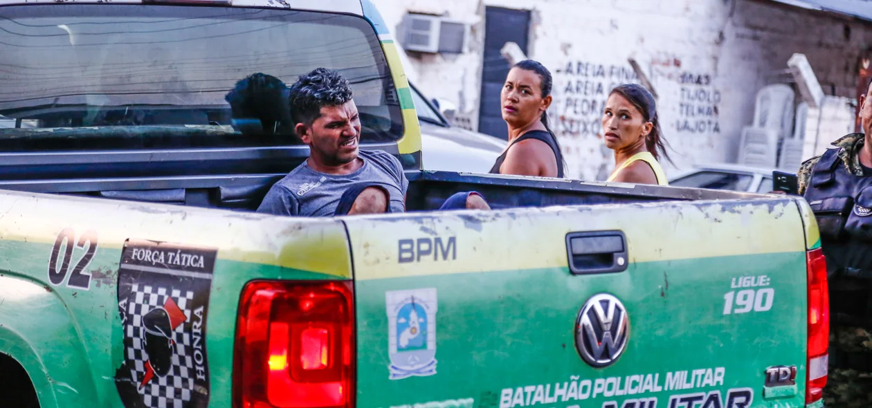 Policiais militares prendem traficante no bairro Mafrense
