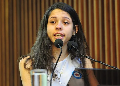Estudante Ana Júlia