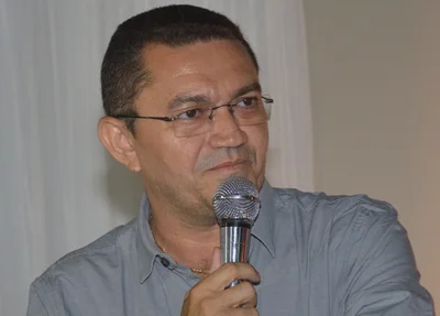 Padre Walmir discute redução de gastos com seu secretariado