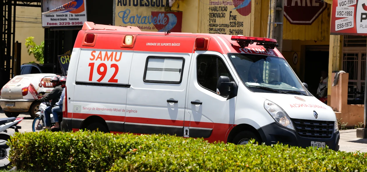 Samu levando os feridos para o hospital