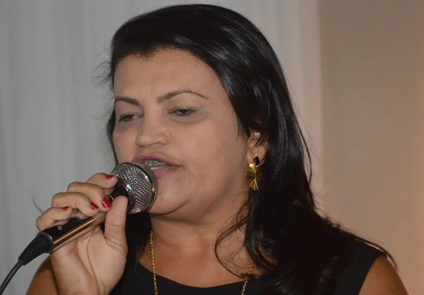Secretária municipal de Educação de Picos, Rosilene Monteiro