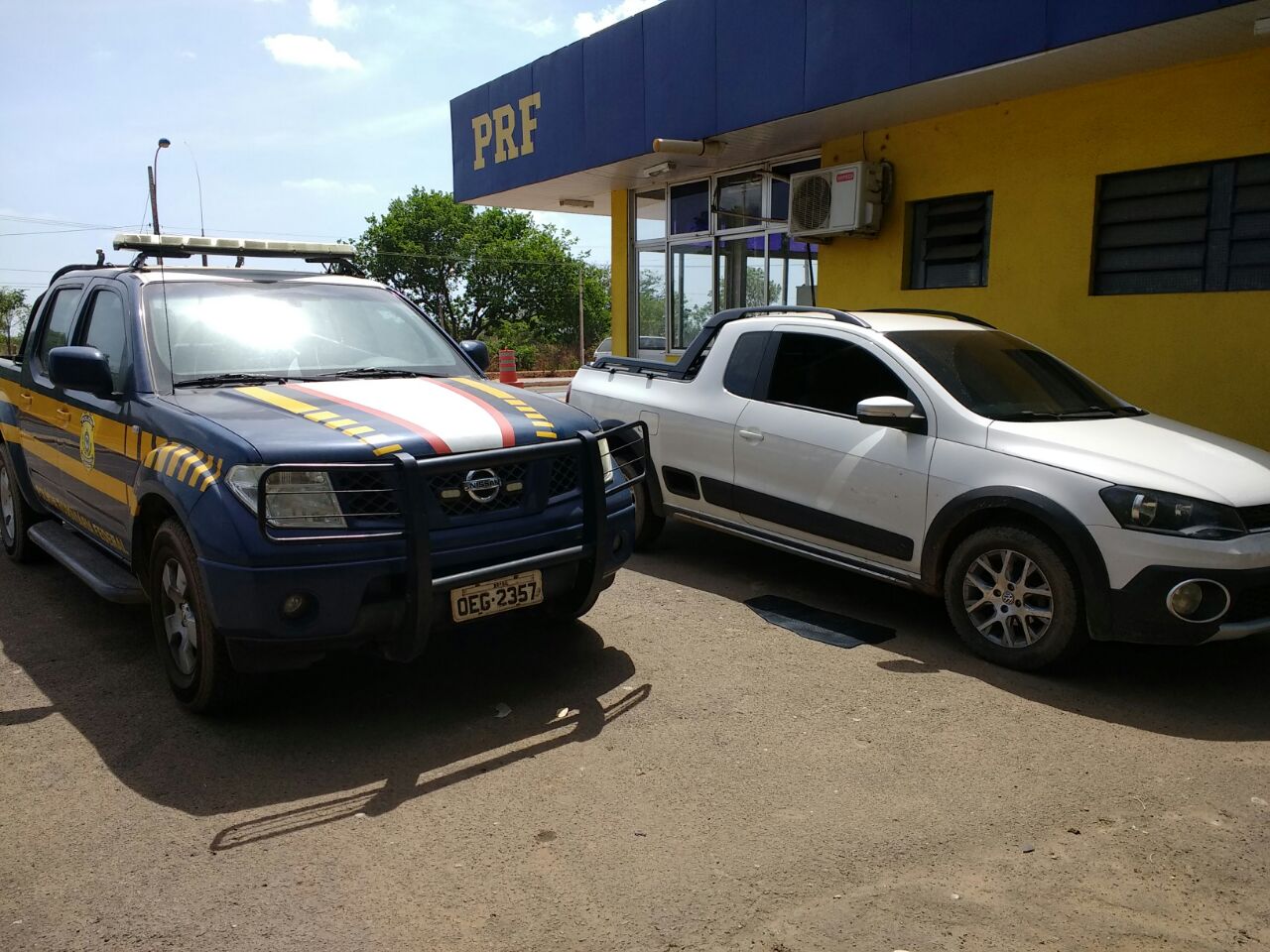 Carro apreendido com placas clonadas e documentos adulterados