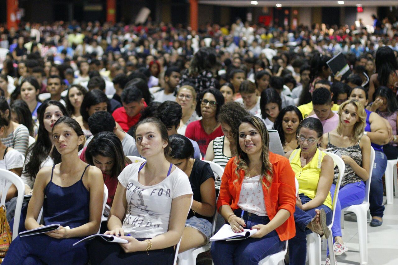 Estudantes na revisão do Enem 