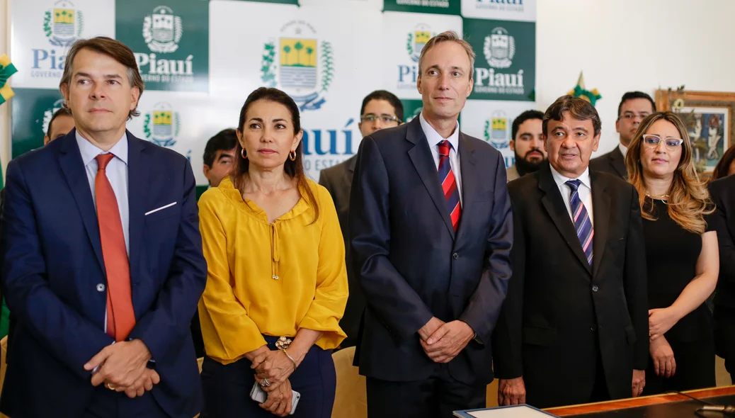Autoridades presentes na solenidade