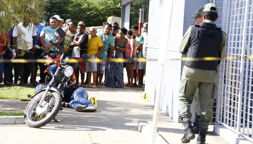 Criminoso é morto em frente o banco Bradesco em Teresina