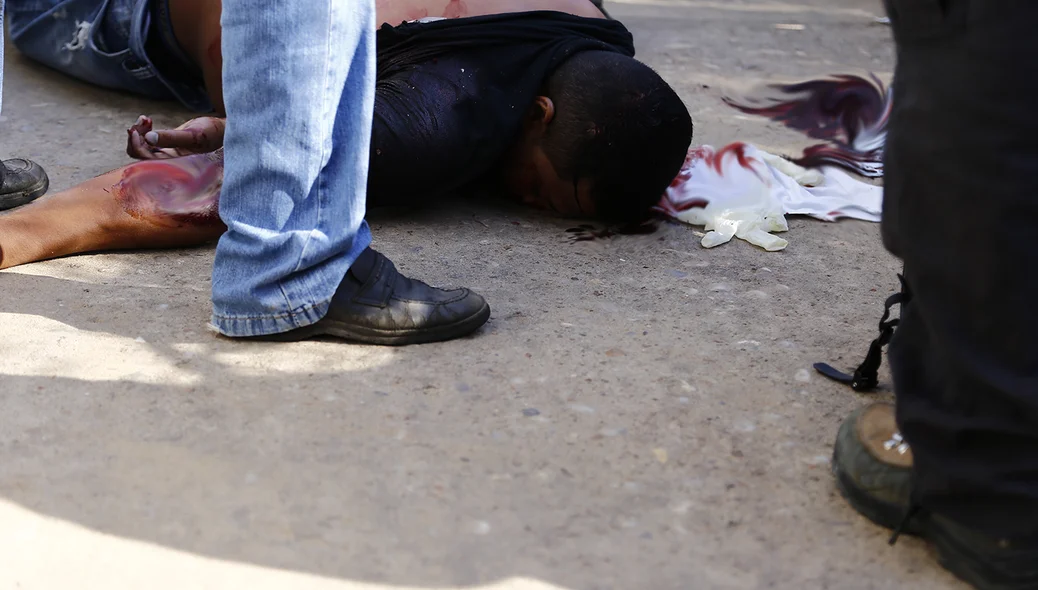 Criminoso morto em frente ao Bradesco da zona sul