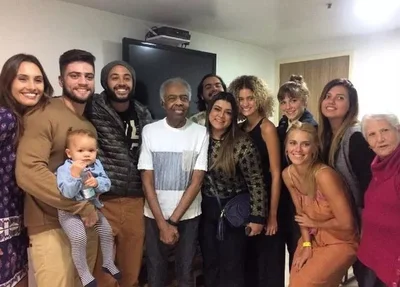 Gilbeto Gil reúne a família em show