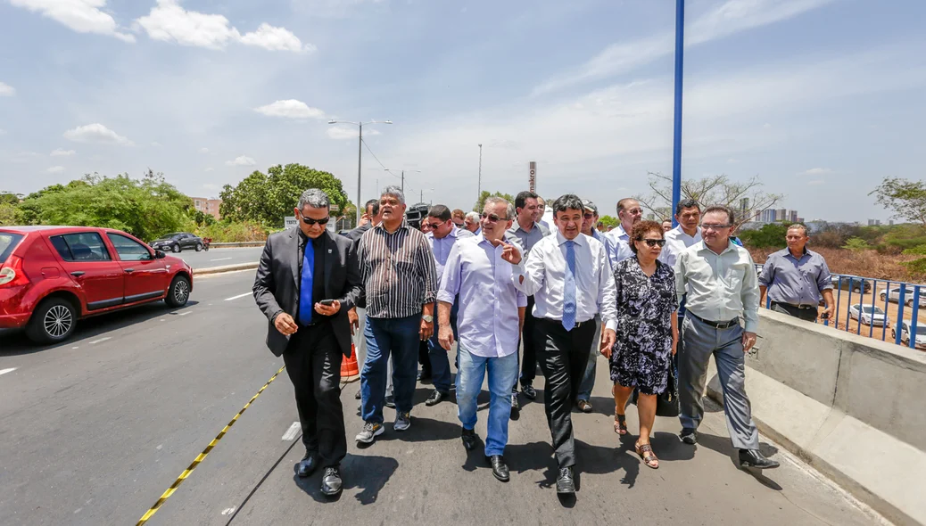 Governador e Prefeito de Teresina visitando a obra