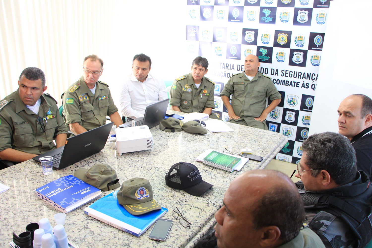 Reunião tratando do esquema de segurança para o Enem