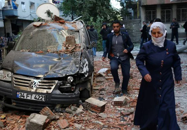 Carro-bomba explode na Turquia
