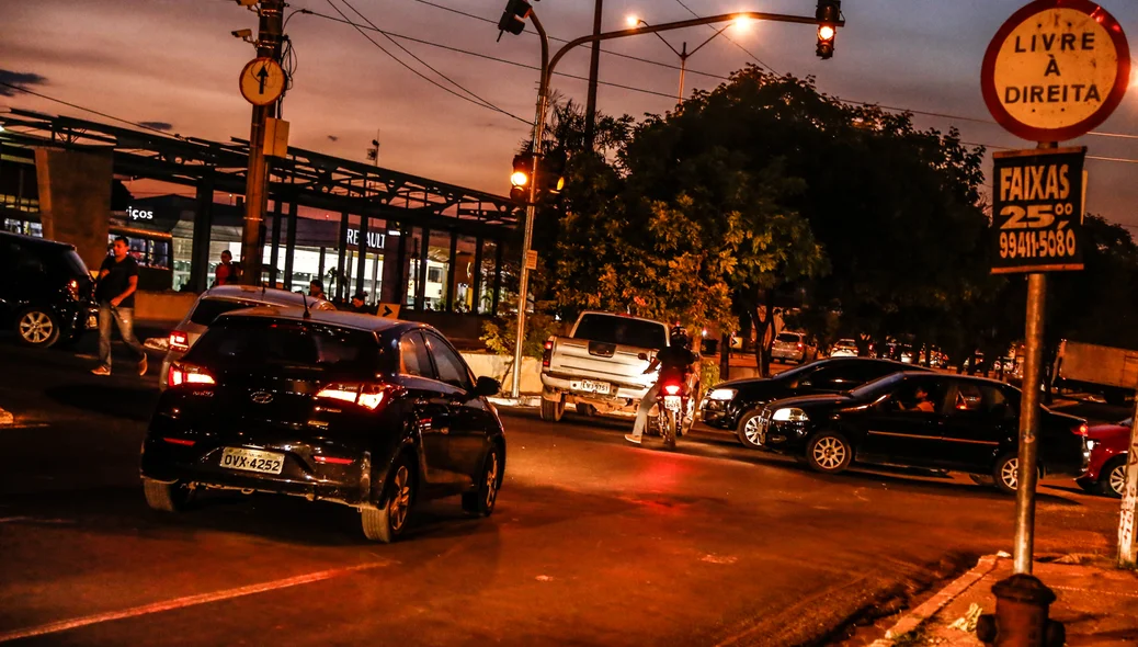 Semáforos com defeito provocam transtornos no trânsito de Teresina