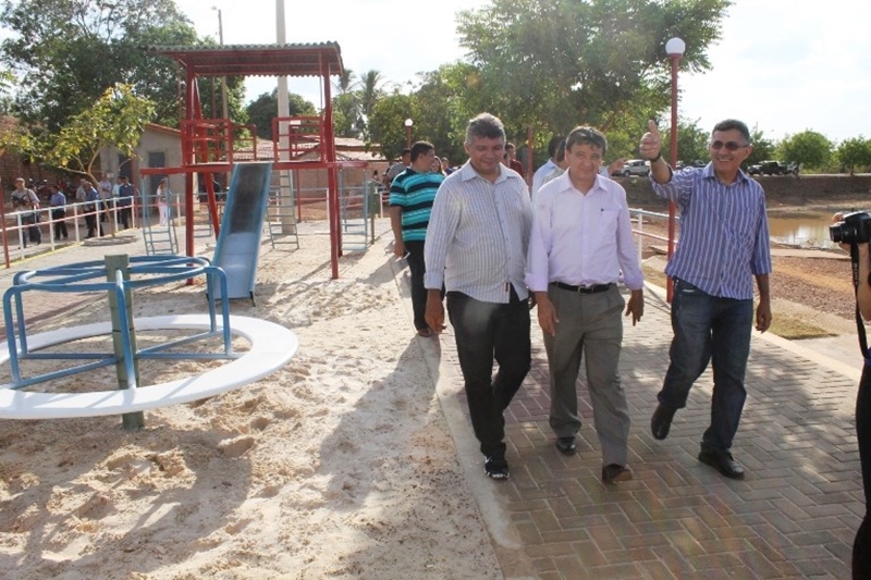Governador inaugura obras na região de Campo Maior 