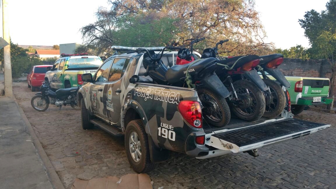 Motocicletas recuperadas pela Polícia Militar em Floriano