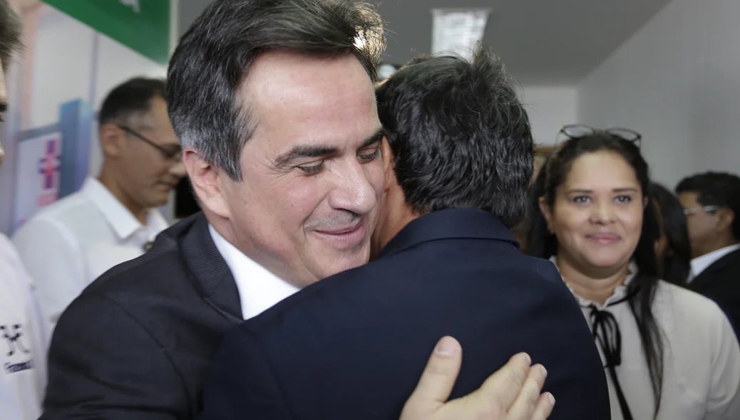Senador Ciro Nogueira compareceu a inauguração