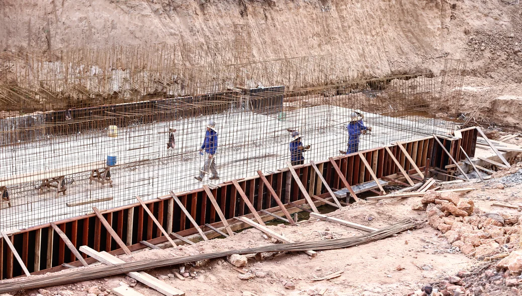 Obras de prolongamento da avenida em Teresina 