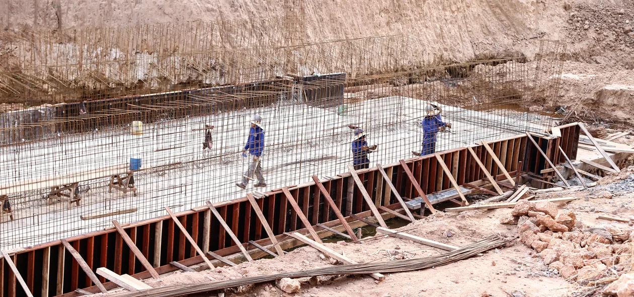 Obras de prolongamento da avenida em Teresina 