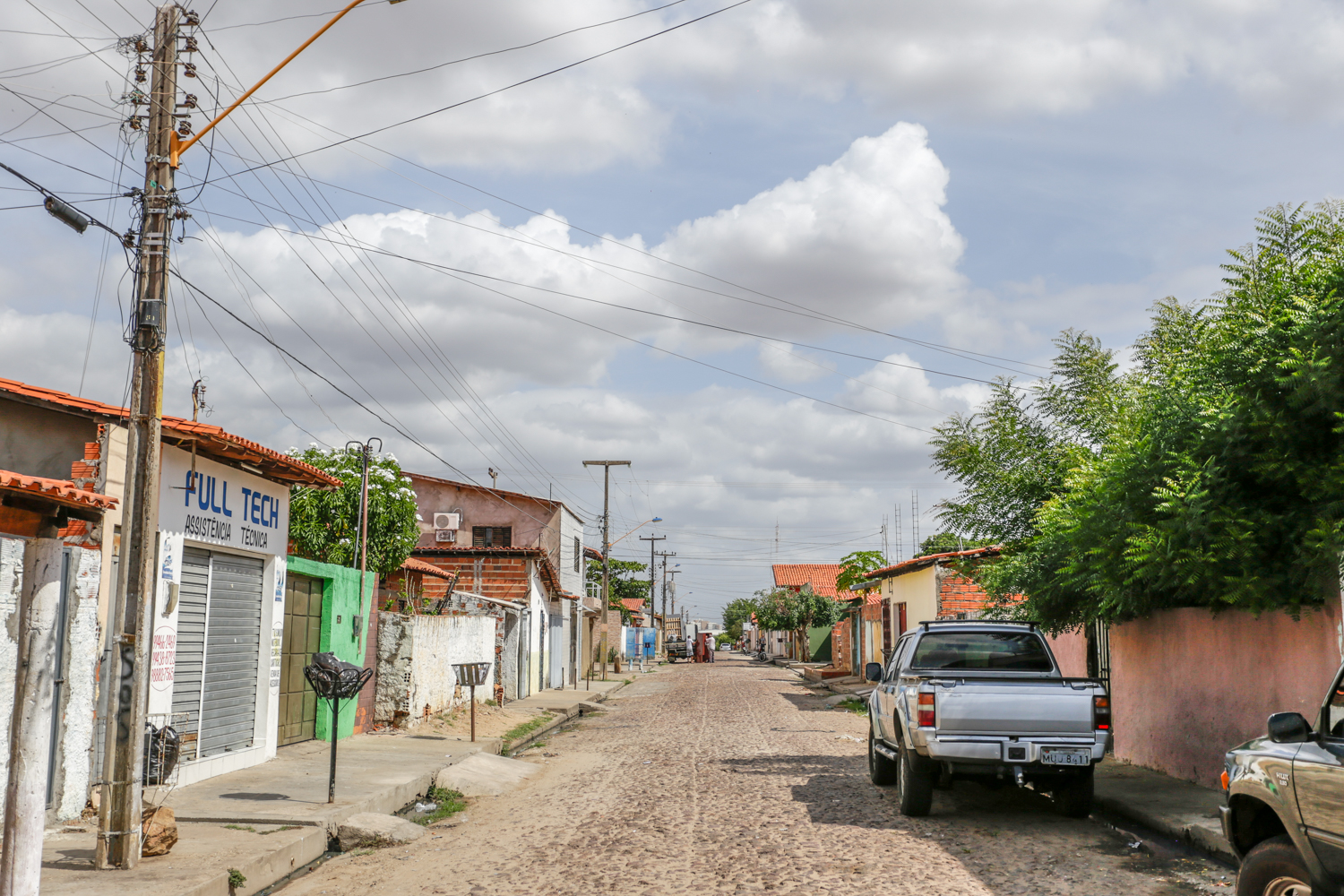 Rua do bairro Dirceu 