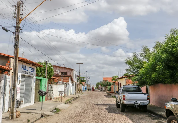 Rua do bairro Dirceu 